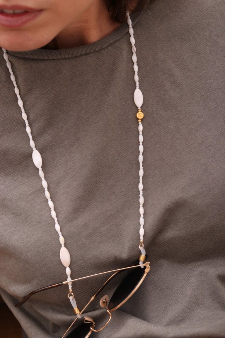 Oval mother of pearl glasses chain
