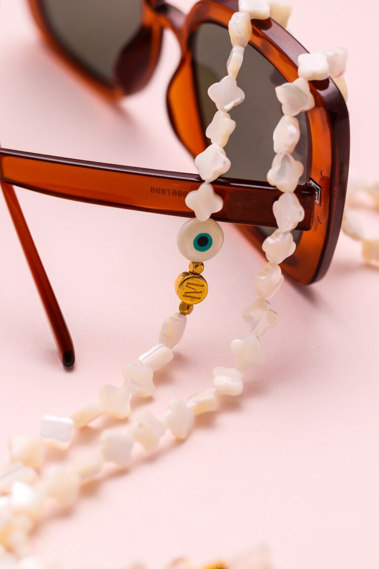Mother of pearl glasses chain