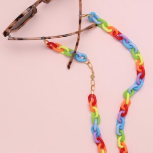Chain of glasses with big multicolored links