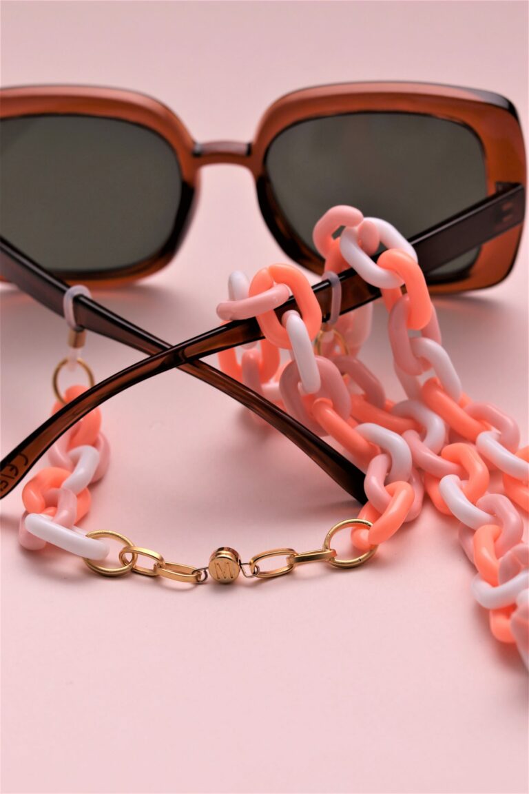 Eyeglass chain with large acrylic links