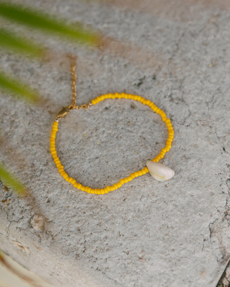 Yellow pearl and shell ankle chain