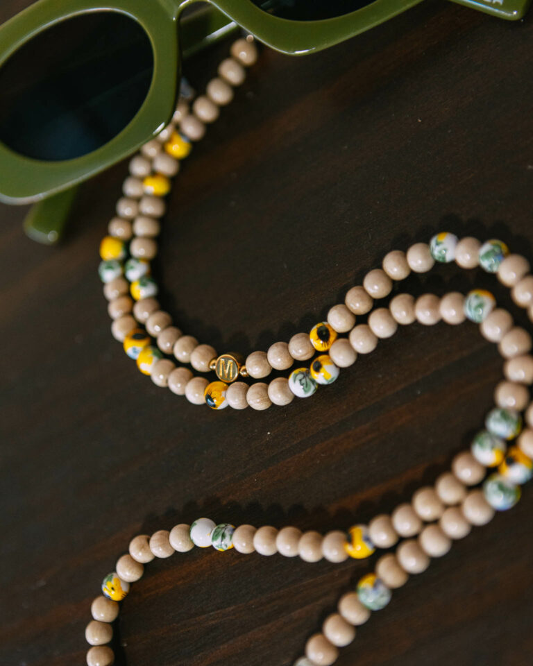 Chain of glasses and pearl beads