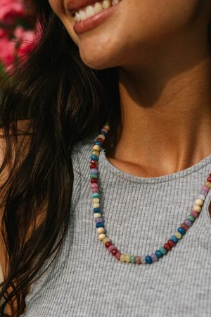 Necklace with multicoloured glass beads