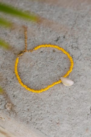 Yellow pearl and shell ankle chain