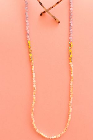 Chains glasses in pastel pearl