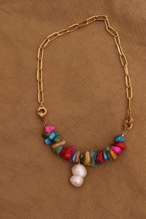 Necklace with multicoloured beads